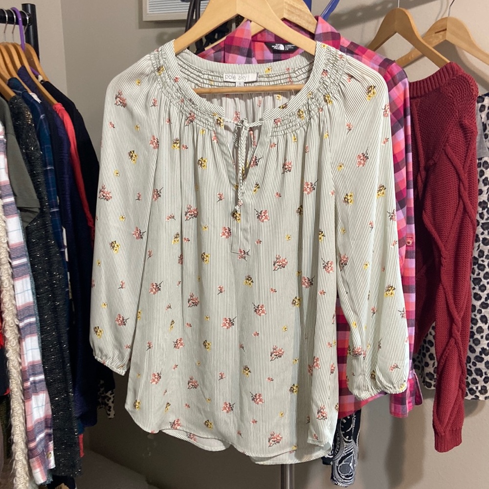 57. Pale Sky Peasant Blouse- ptp: 19” l: 26”